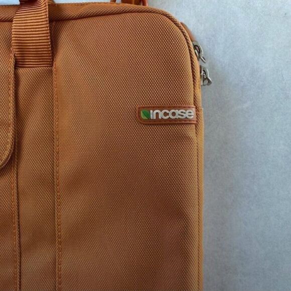 Incase Orange Laptop Shoulder Bag with handles EUC - Picture 2 of 11